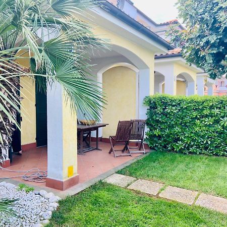 Villa Claudia A 400M Dal Mare Porto Recanati Bagian luar foto